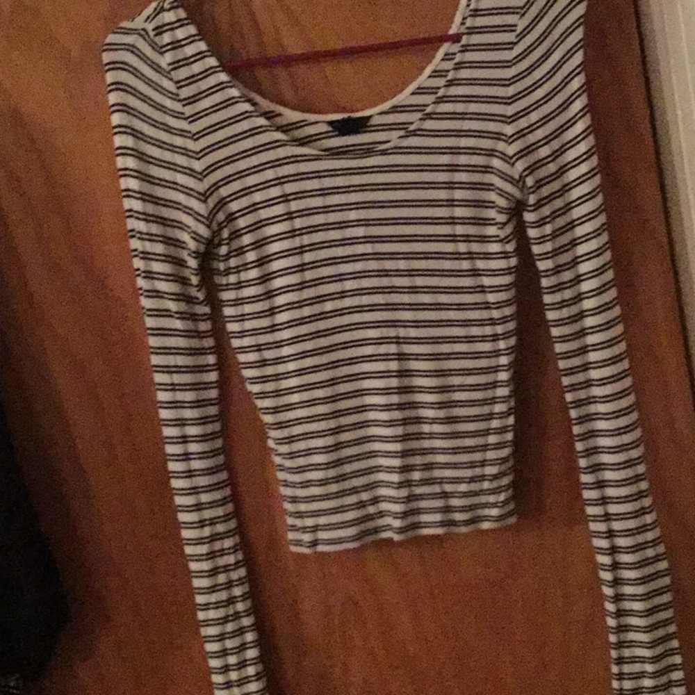 Black and white Crop top